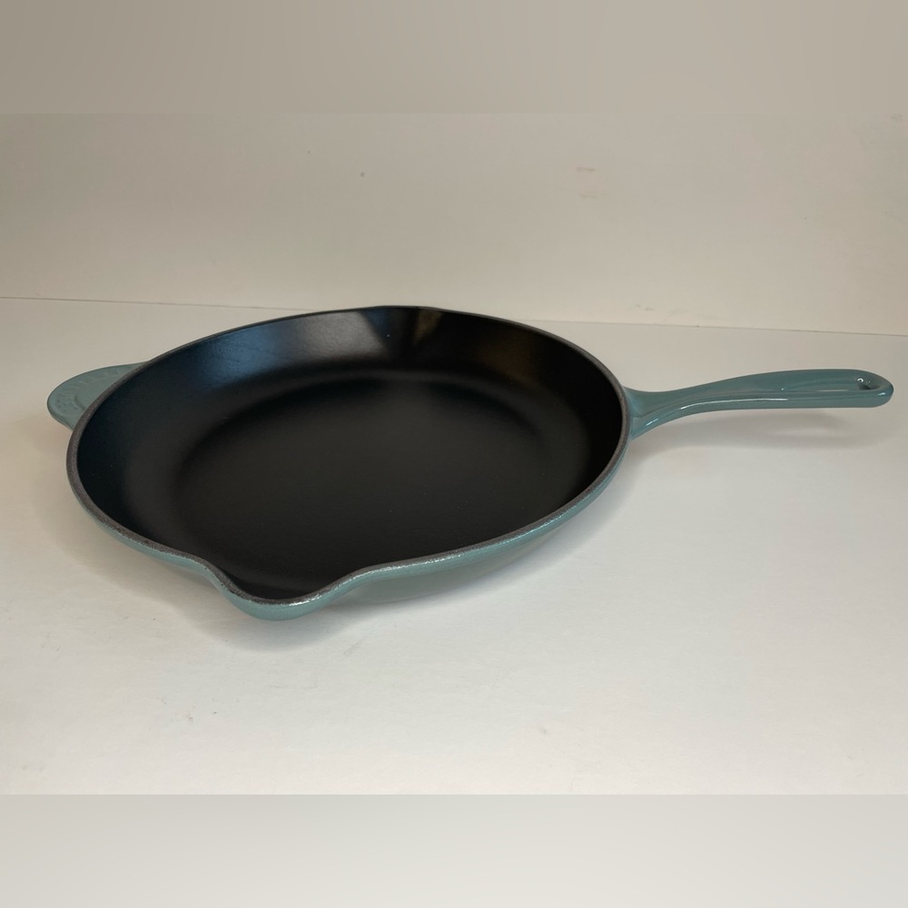 Le Creuset Signature Enameled Cast Iron Skillet Fry Pan, 12" dia.